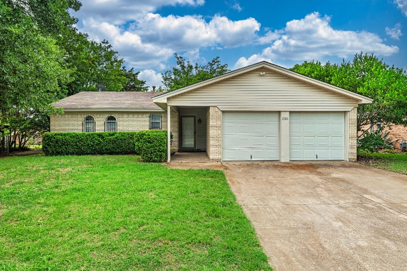 Foto principal - 236 E Cunningham Ave