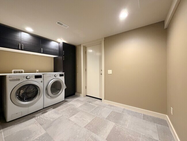 Foto del edificio - 7723 29th Ave NW