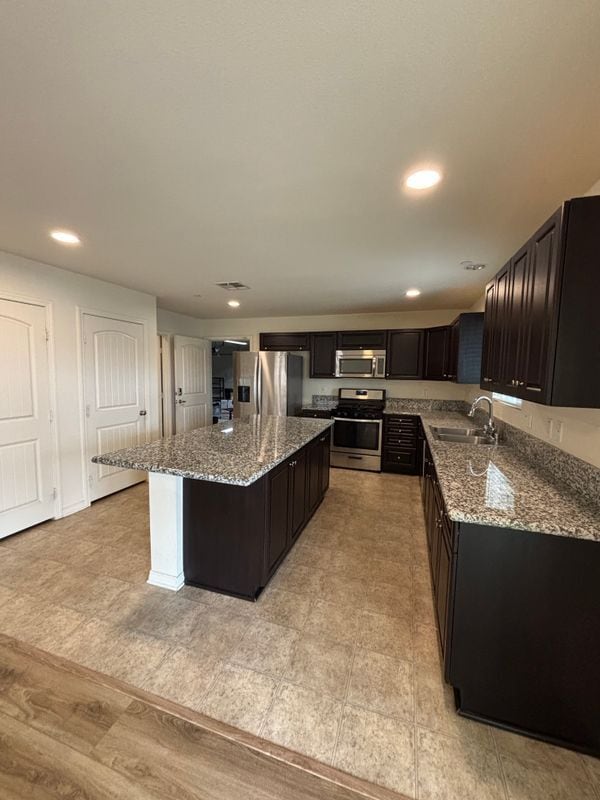 Building Photo - 12828 Shawnee