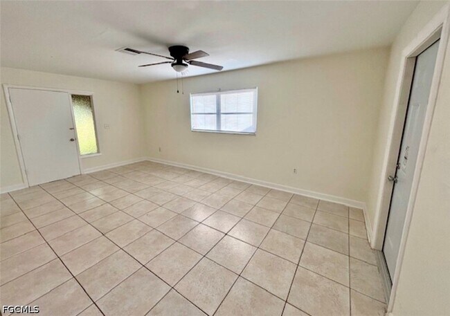 Foto del edificio - 704 SE 46th Ln