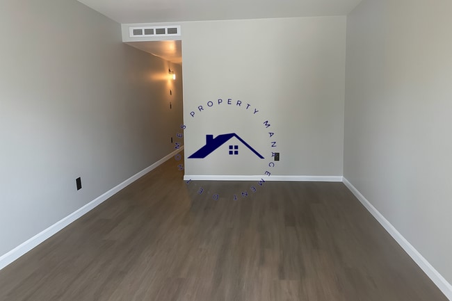 Building Photo - 6765 Heyden