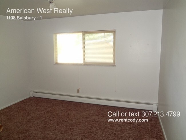 Building Photo - 1108 Salsbury Ave