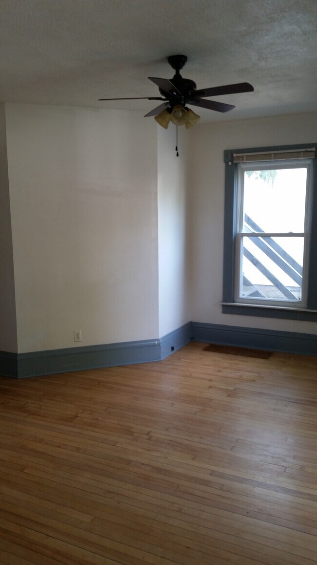 Foto del edificio - 1130 S Forest Ave