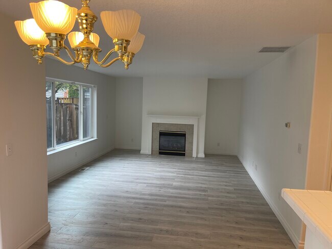 Foto del edificio - 16586 NW Desert Canyon Dr