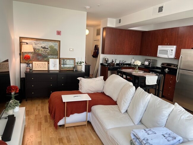 Foto del edificio - 565 W Quincy St