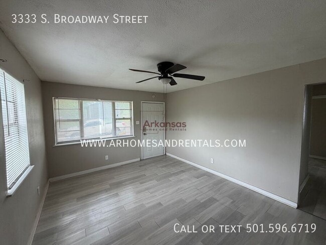 Foto del edificio - 3333 Broadway St