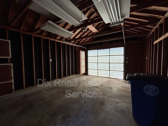 Building Photo - 24 Lutz Ave