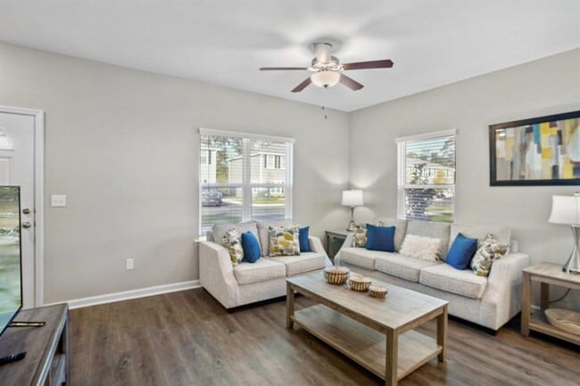 Building Photo - Modern 3/3 Condos with Private Baths & Lux...