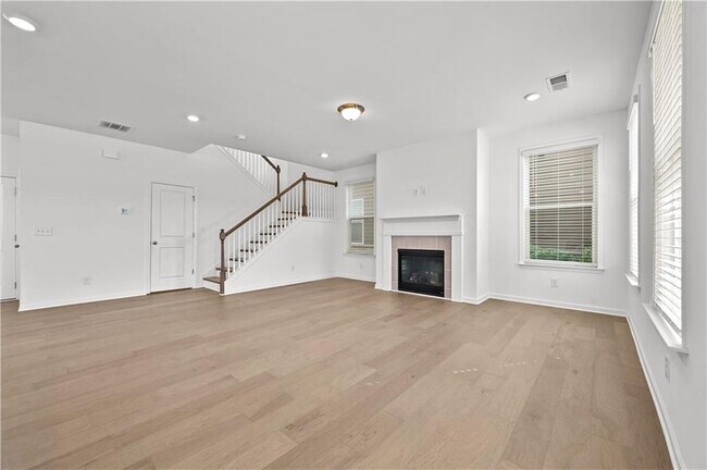 Foto del edificio - 4541 Encore Blvd