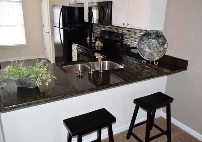 Building Photo - 4 BR, 3.5 BA Tavern Grove Townhouse