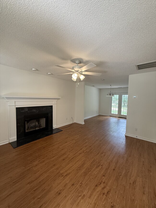 Foto del edificio - 7 Brickyard Hills Dr