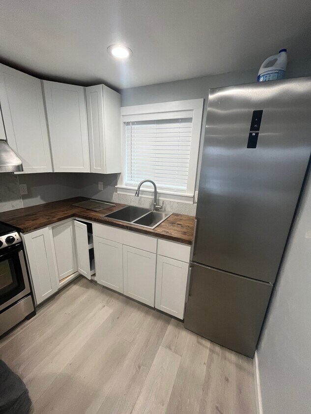 Foto principal - 216 S Olympia St