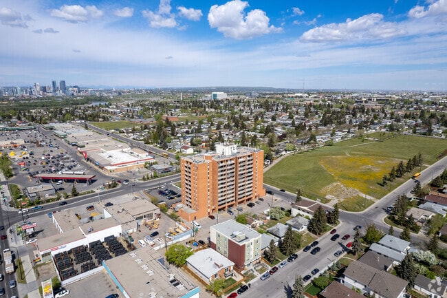 Aerial Photo - International Mountainview Apartments