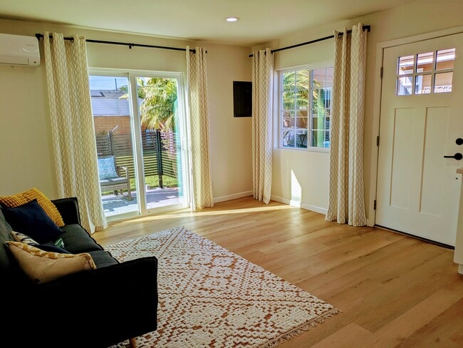 Living room with sliding door to patio - 4250 E Overlook Dr