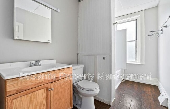 Building Photo - 1705 Tustin St