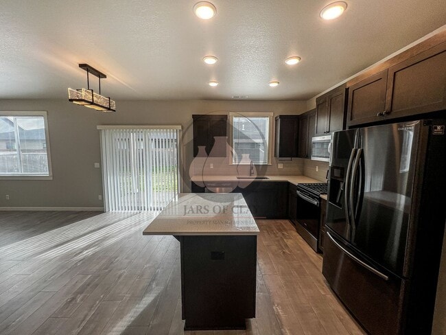 Building Photo - Beautiful Open Floor Plan Home in Dallas -...