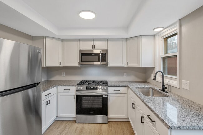 Building Photo - Bellewood Apartments