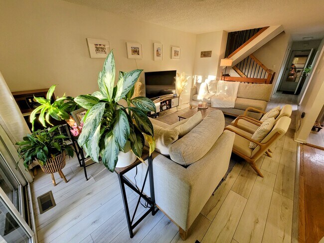 Foto del edificio - 6450 Wright St