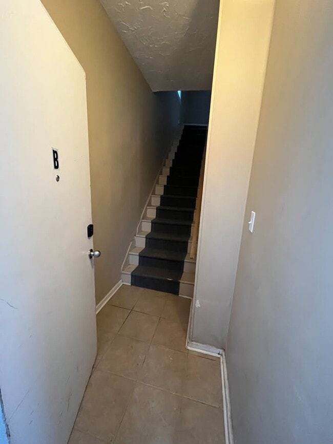 Building Photo - 186 Dominion St