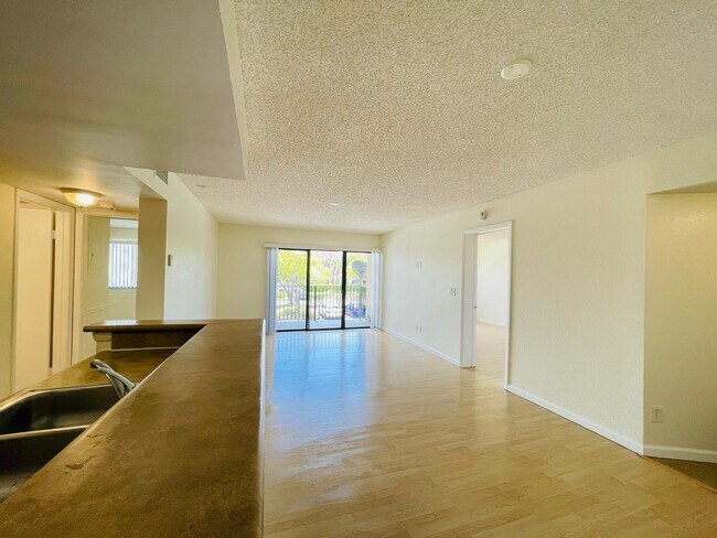 Foto del edificio - 9288 W Atlantic Blvd