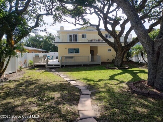 Foto del edificio - 233 S Brevard Ave