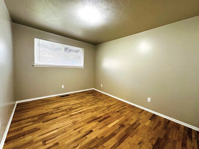 Foto del edificio - 3601 N Bristol St