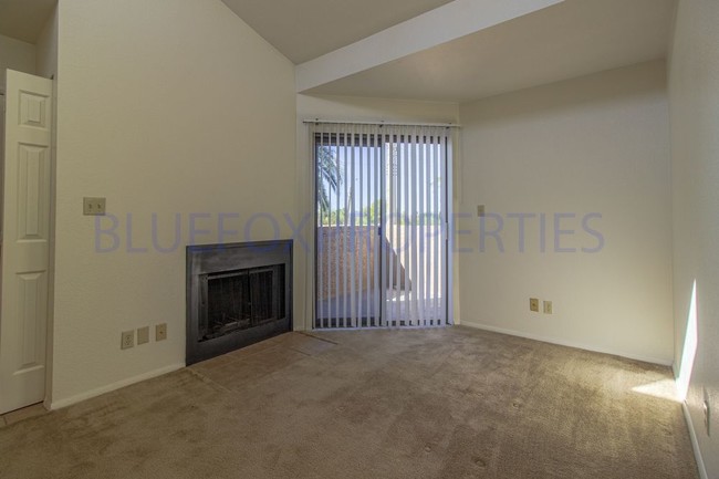 Building Photo - 2 Bedroom in Copper Star Condominium UPSTAIRS
