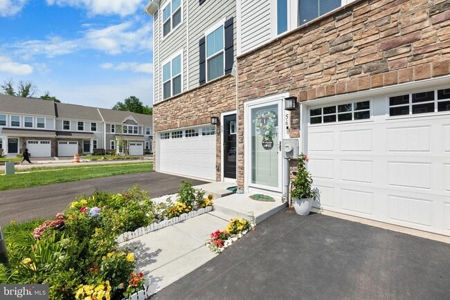 Building Photo - 56 Dolcie Ln