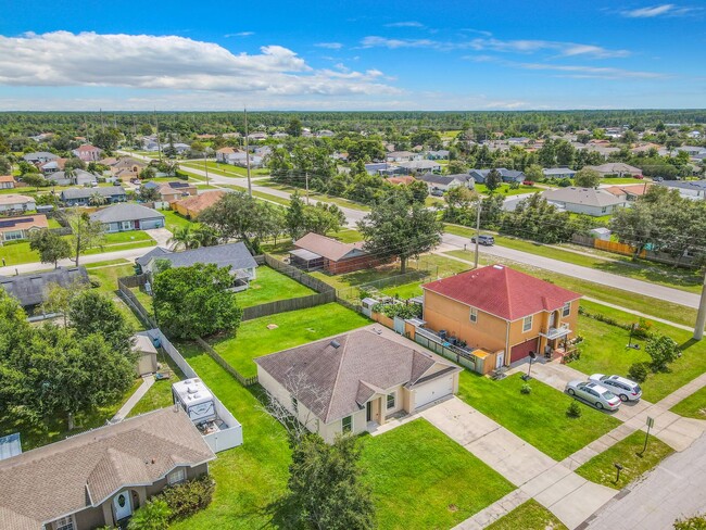 Building Photo - Deltona 4 bedroom, 2 bath ranch built in 2018
