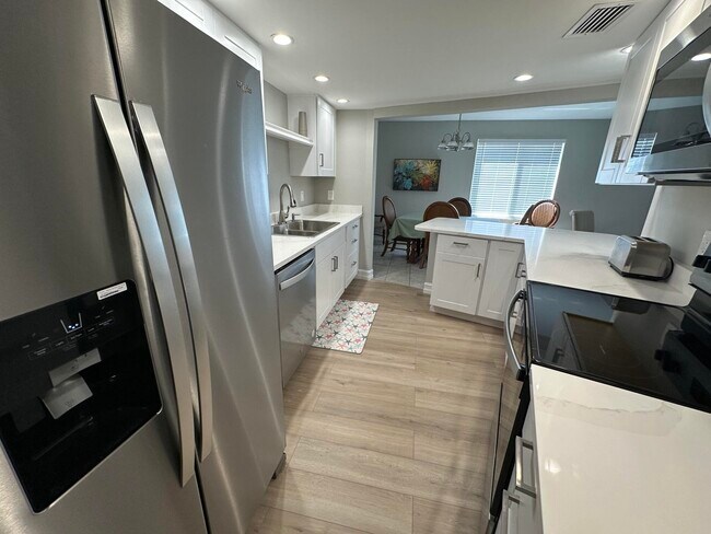 Foto del edificio - 11811 Avenue Of Ave
