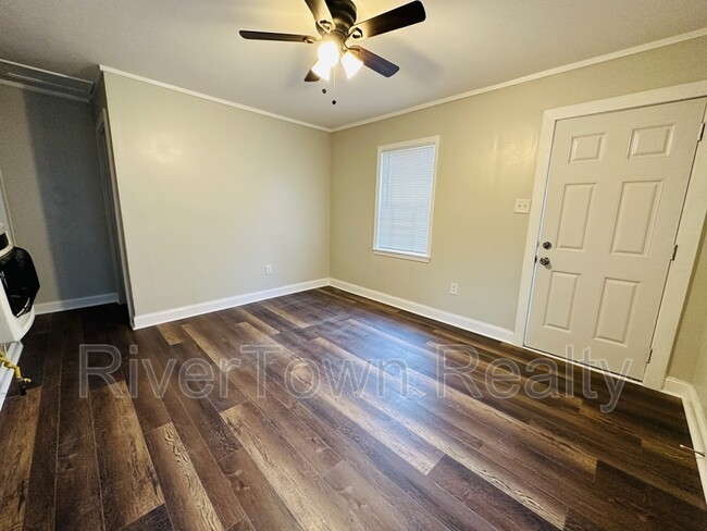 Building Photo - 802 Baltimore St