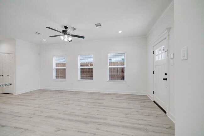 Foto del edificio - 4002 Elmwood St