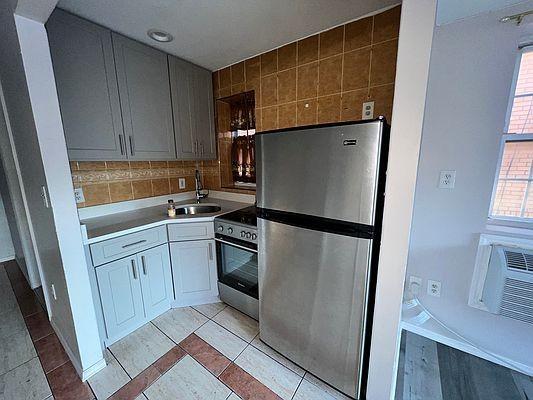 Foto del edificio - 2 bedroom in BRONX NY 10472