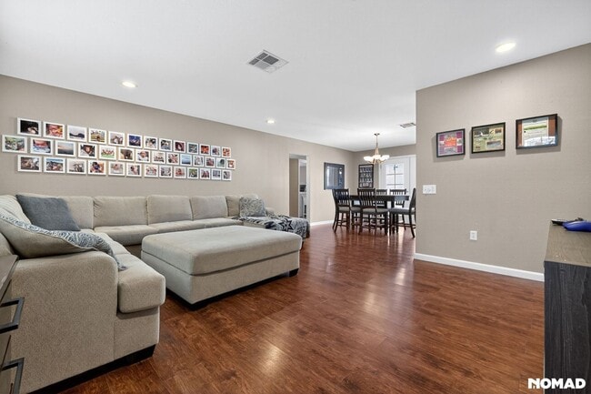 Foto del edificio - 77310 Indiana Ave