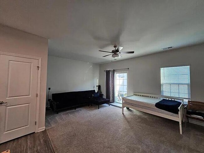 Foto del edificio - 116 Hamrick Rd