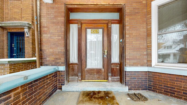 Foto del edificio - 4519 N Artesian Ave