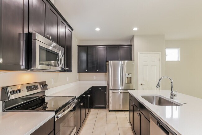 Building Photo - 1191 N 163rd Dr