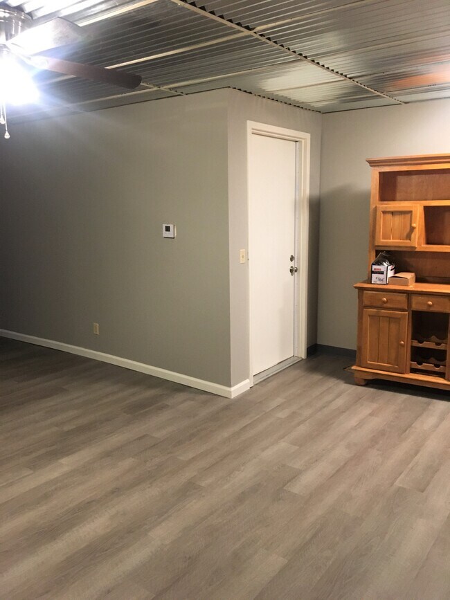 Living Room - 408 N Main St