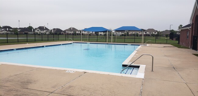 Foto del edificio - 2702 Golden Hills Ct