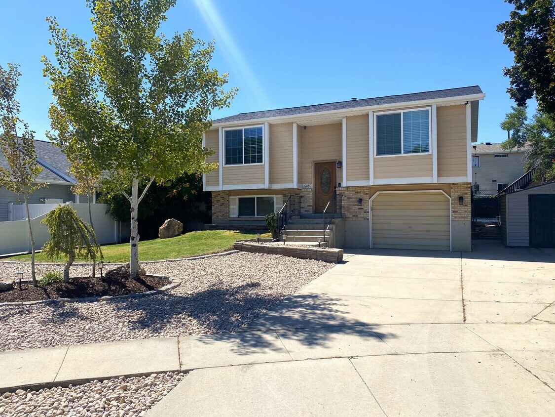 Primary Photo - 6060 Lishawn Dr