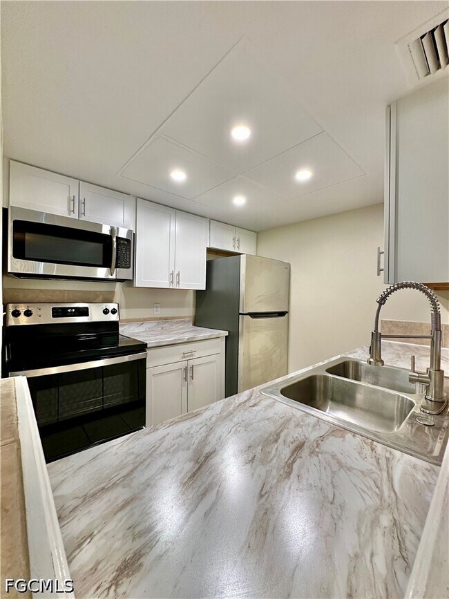 Foto del edificio - 3706 Broadway