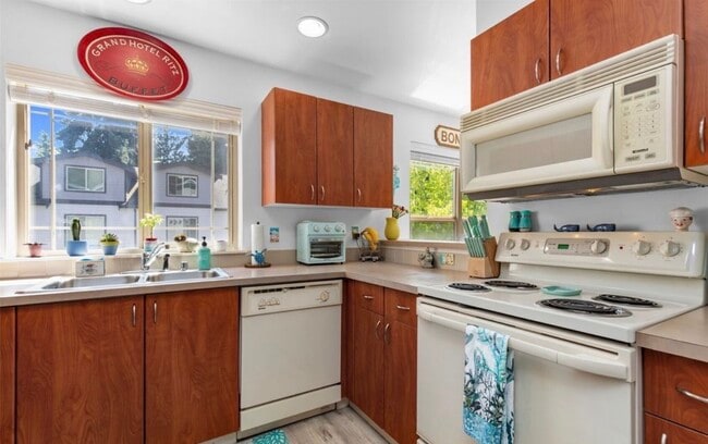 Building Photo - 20800 72nd Ave W