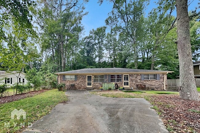 Building Photo - 2539 Park Dr