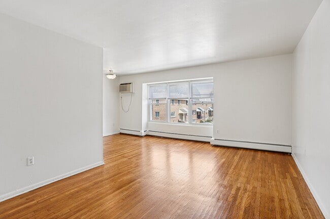 Foto del edificio - Marshall Square Apartments