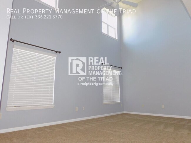 Foto del edificio - Beautiful 3 Bed/2.5 Bath Home near the Pal...