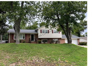 Building Photo - 23 Ellesmere Dr