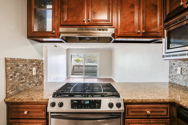 Building Photo - Beautiful 2 Bedroom 2 Bathroom Condo in La...