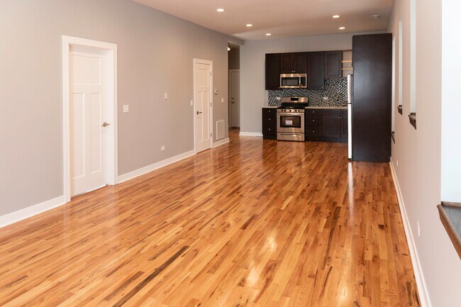 Foto del edificio - 1929 W Montrose Ave