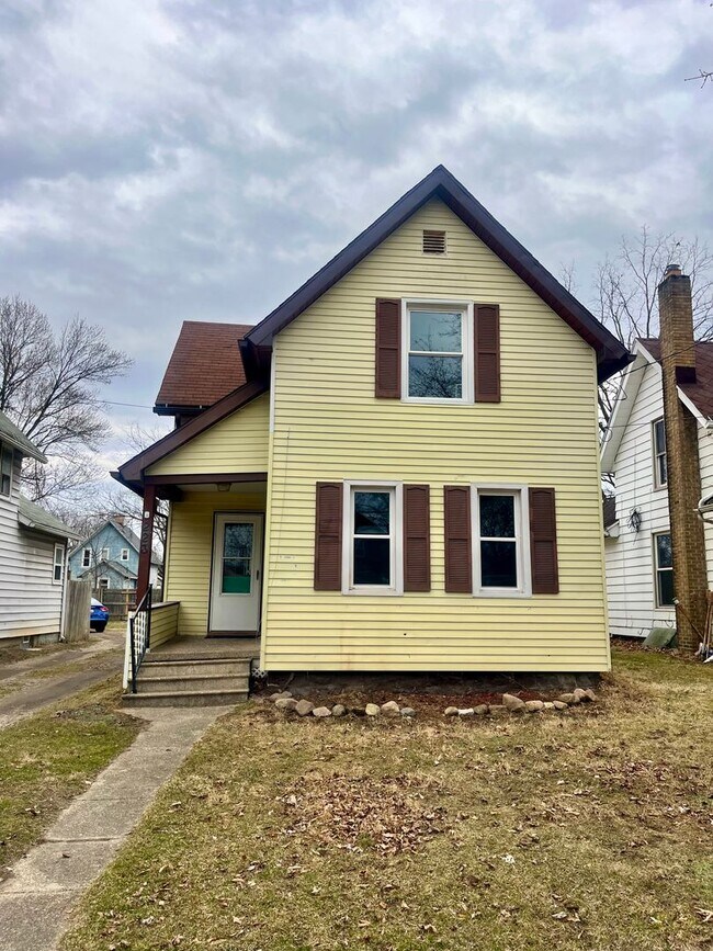 Foto del edificio - 223 N Webster St