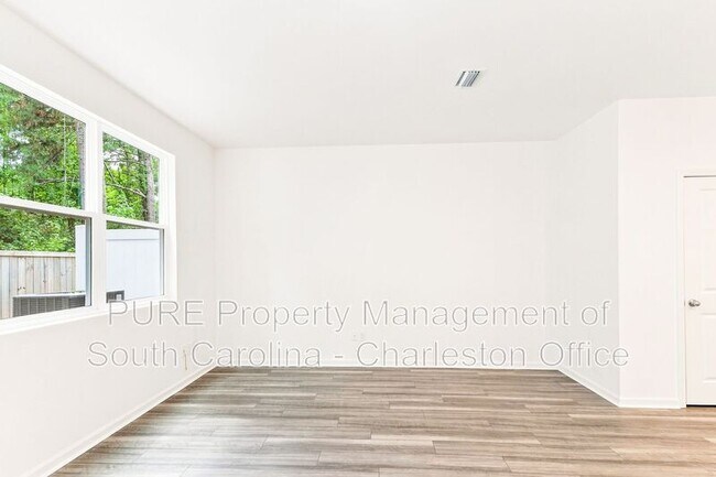 Foto del edificio - 1305 Scarlett Maple St